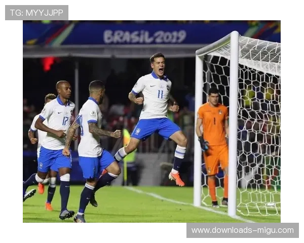 气候因素：佛罗伦萨雨中作战，场地湿滑影响双方传球成功率